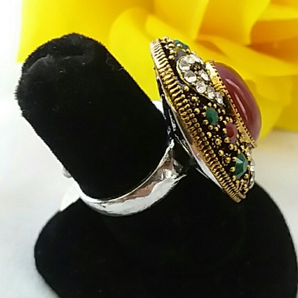 NWT Green, red and Cz stones ring - Picture 3 of 4